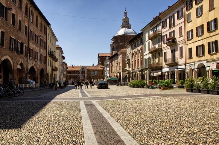Pavimentazioni: alla scoperta delle piazze più belle - Pavia